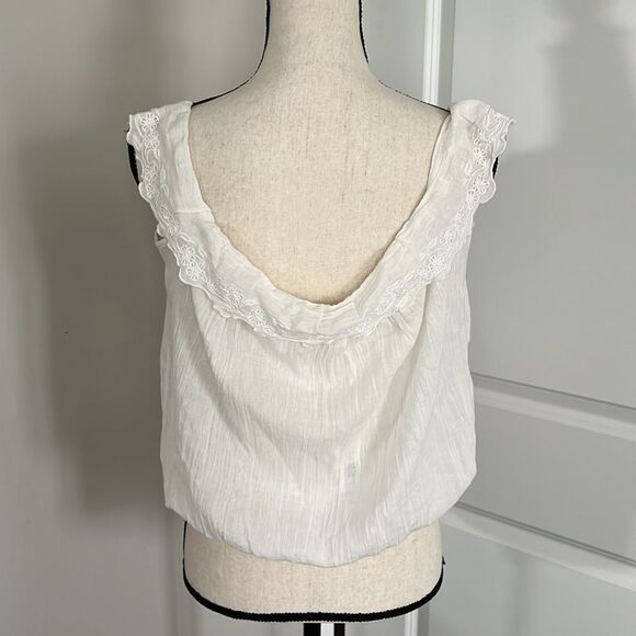 NWT Max Studio White Sleeveless Blouse Size Small - Picture 4 of 6
